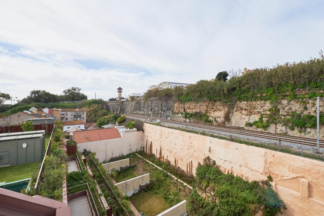 Bright Apt W Balcony, Ac, Parking, By Timecooler Lisboa 外观 照片