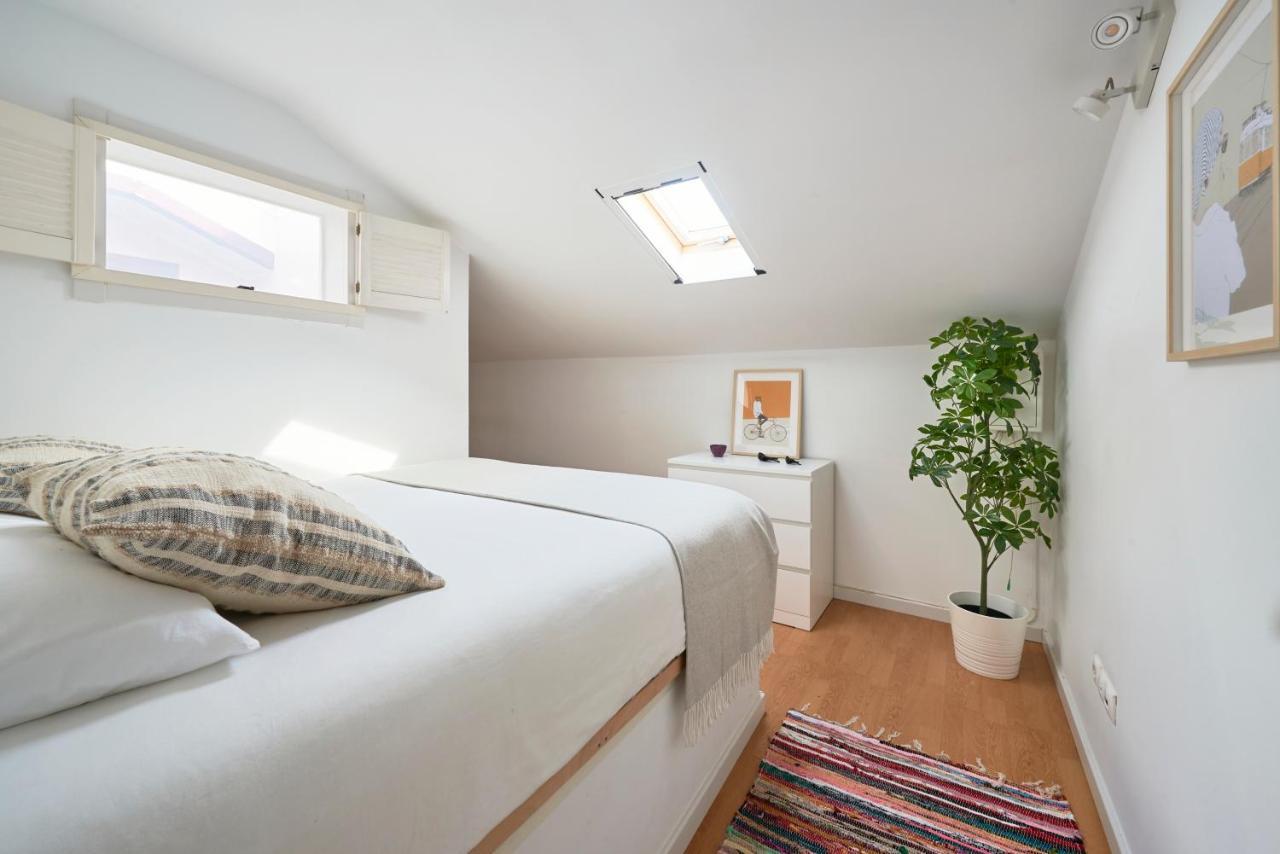 Bright Apt W Balcony, Ac, Parking, By Timecooler Lisboa 外观 照片