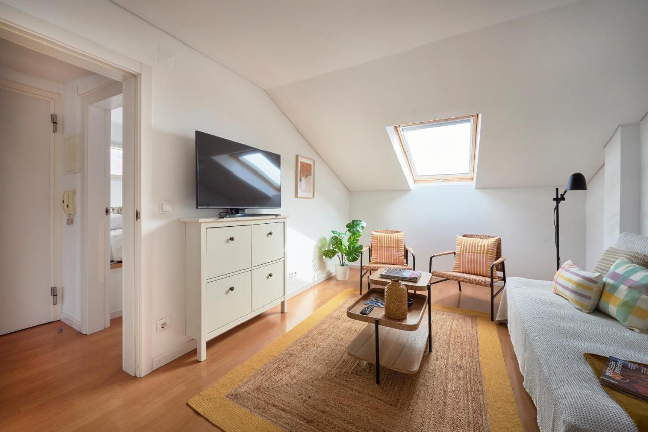 Bright Apt W Balcony, Ac, Parking, By Timecooler Lisboa 外观 照片